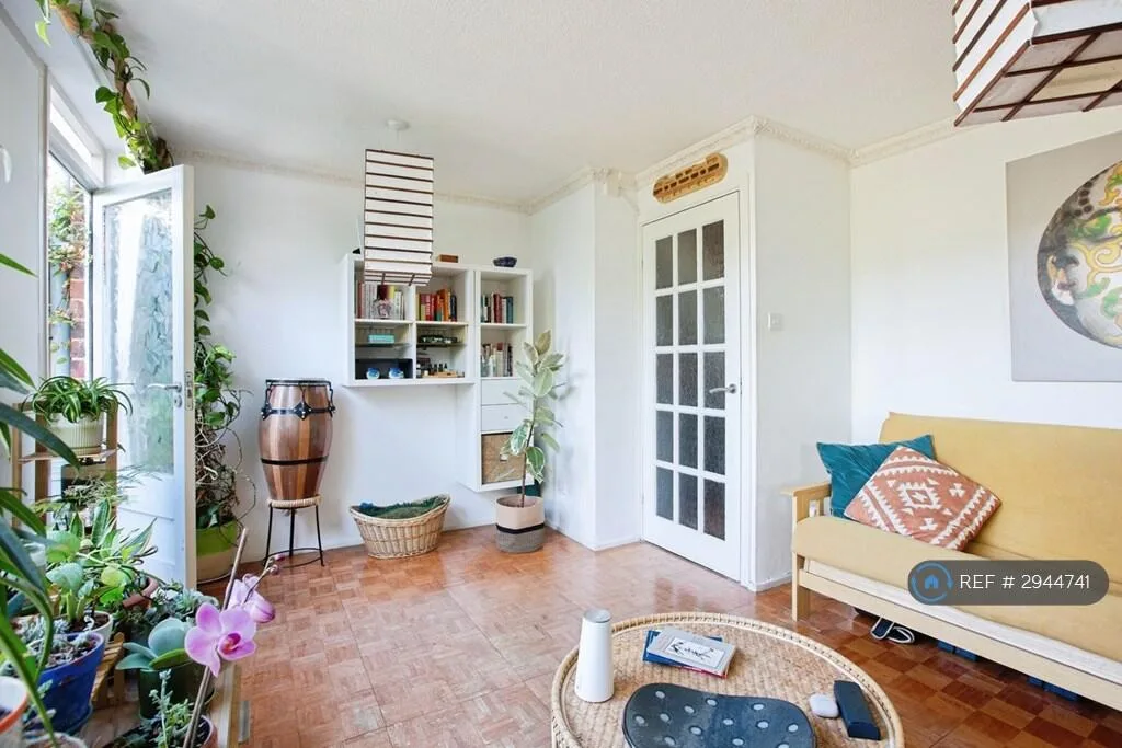 2 bedroom maisonette for rent
