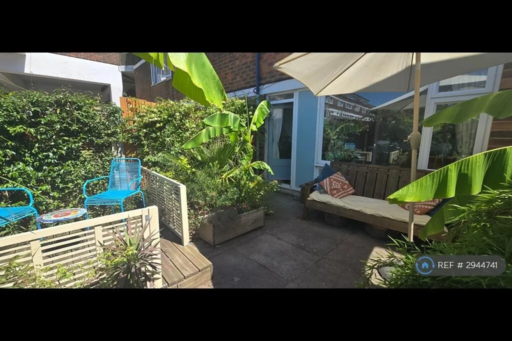2 bedroom maisonette for rent