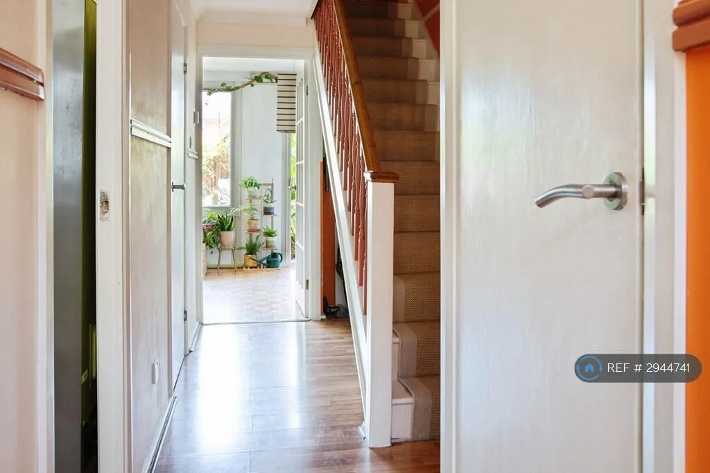 2 bedroom maisonette for rent