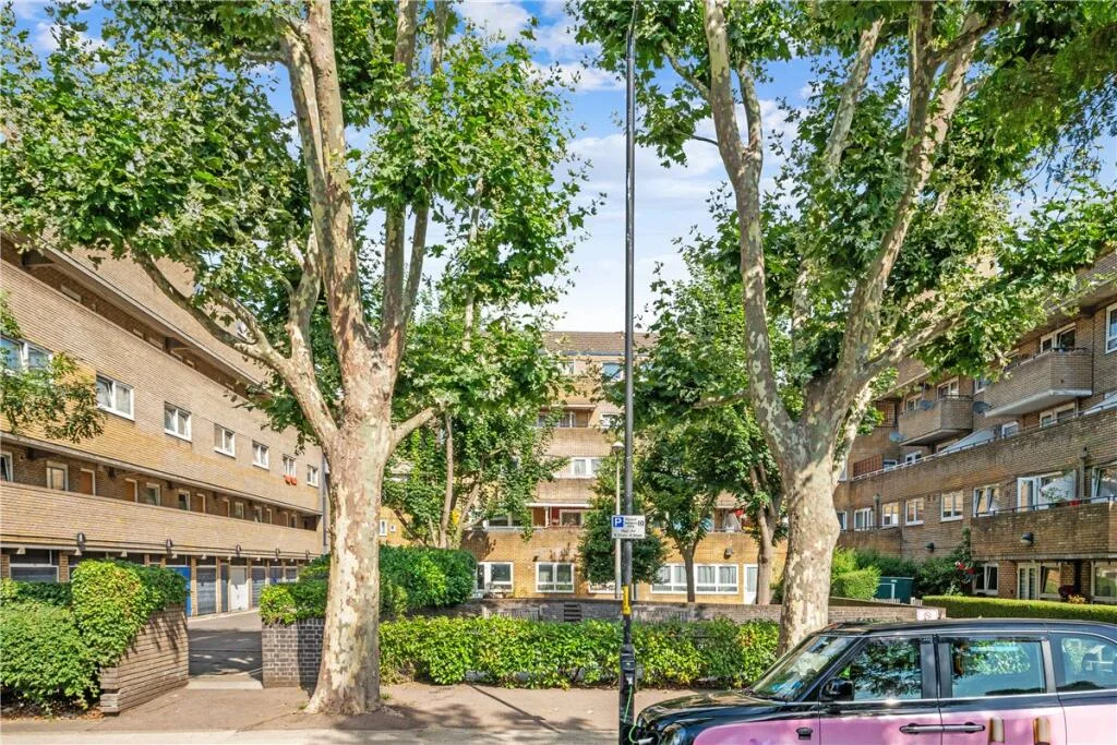 2 bedroom maisonette for rent