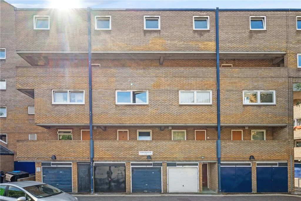 2 bedroom maisonette for rent