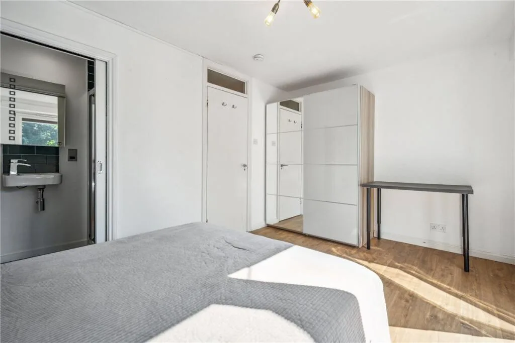 2 bedroom maisonette for rent