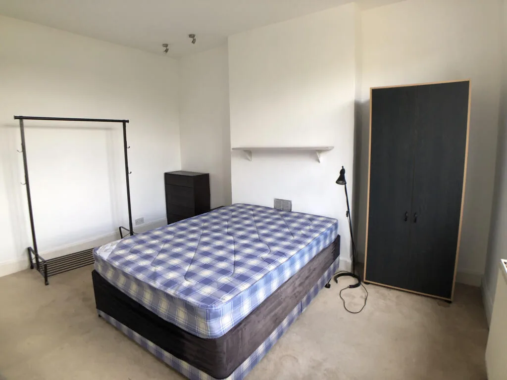 3 bedroom maisonette for rent