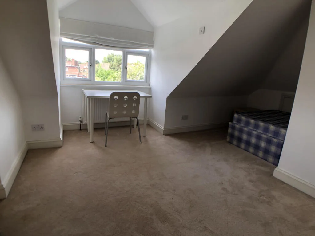 3 bedroom maisonette for rent