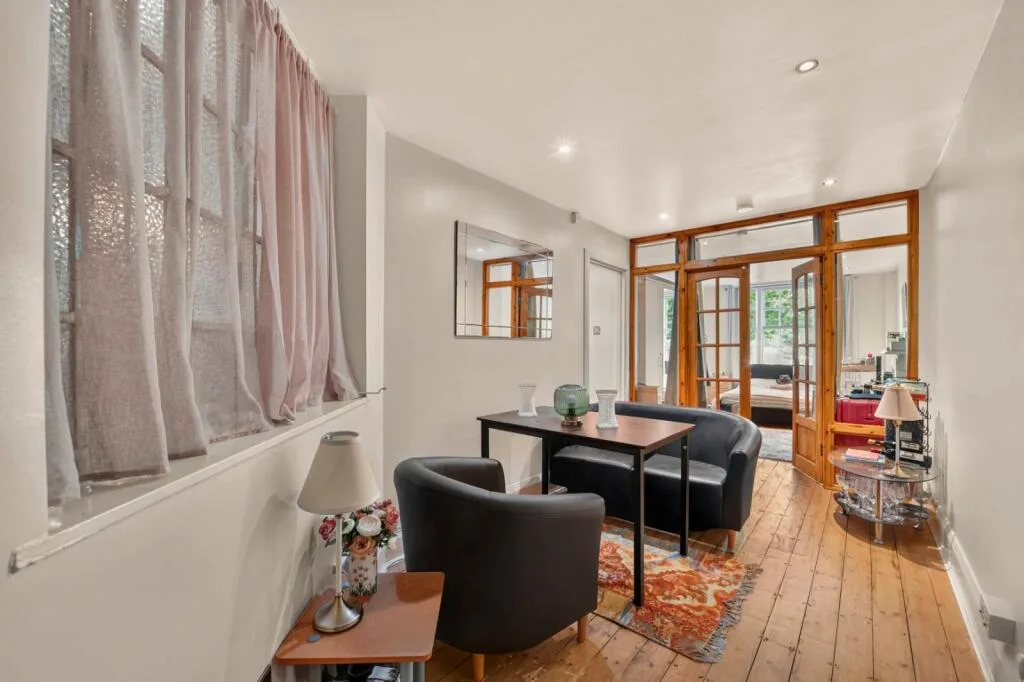 2 bedroom flat for rent