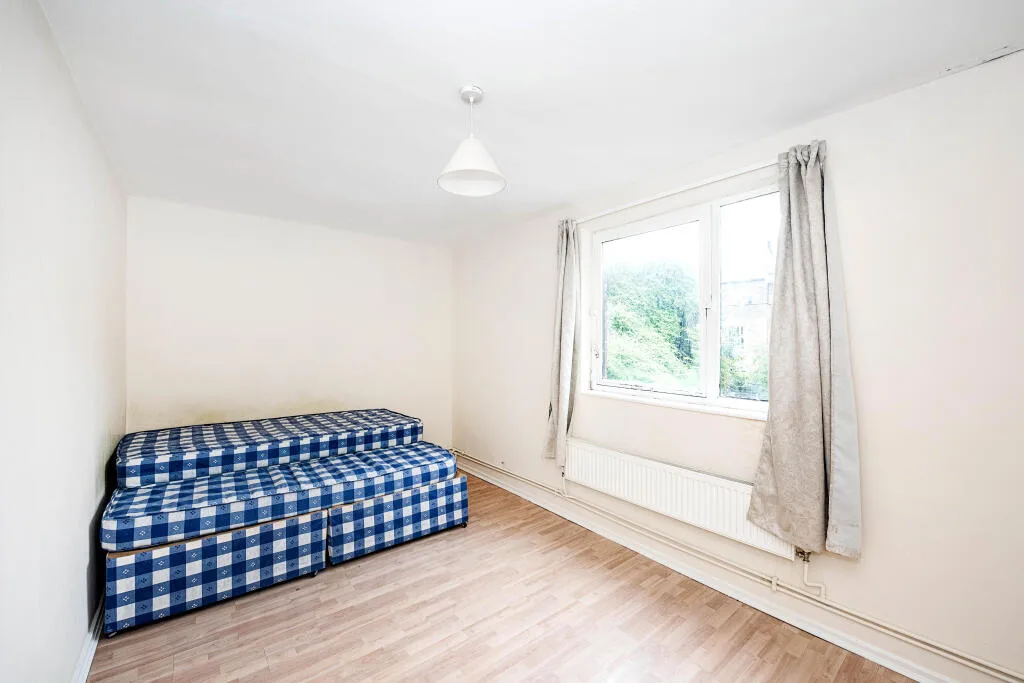 2 bedroom end of terrace house for rent