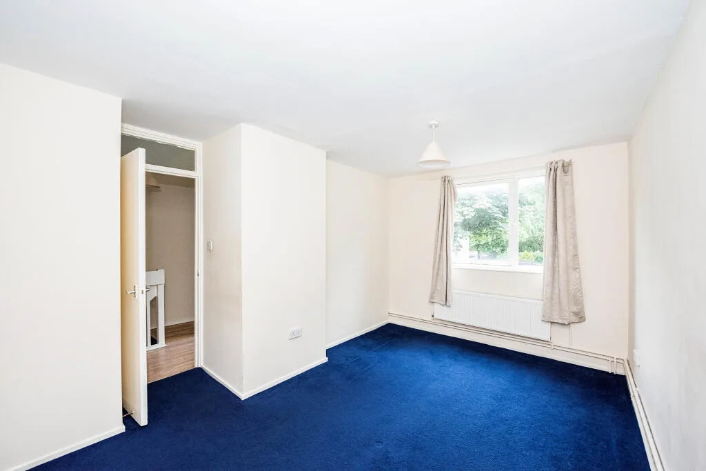 2 bedroom end of terrace house for rent