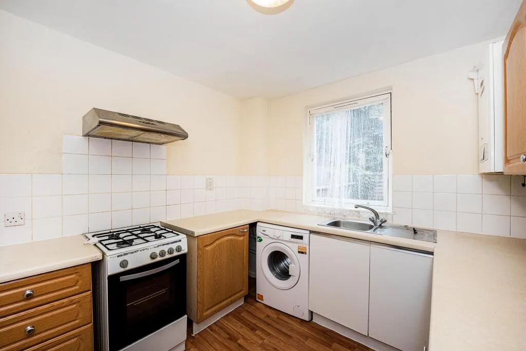 2 bedroom end of terrace house for rent