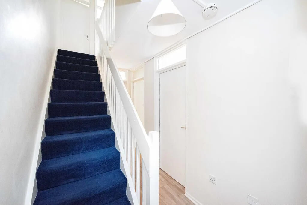 2 bedroom end of terrace house for rent