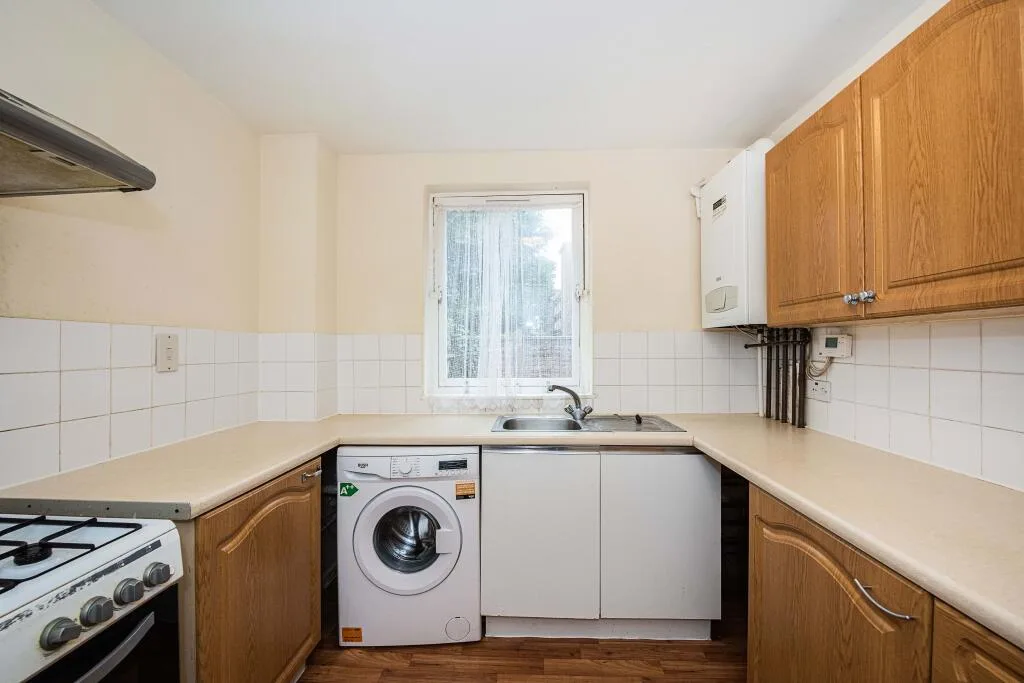 2 bedroom end of terrace house for rent