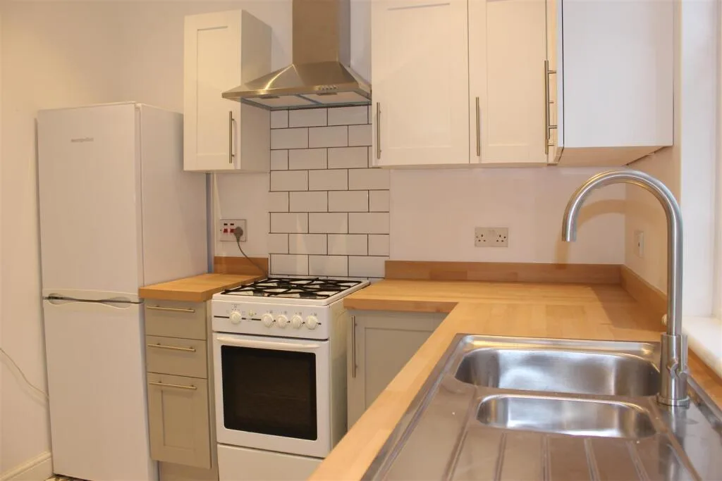 2 bedroom house for rent