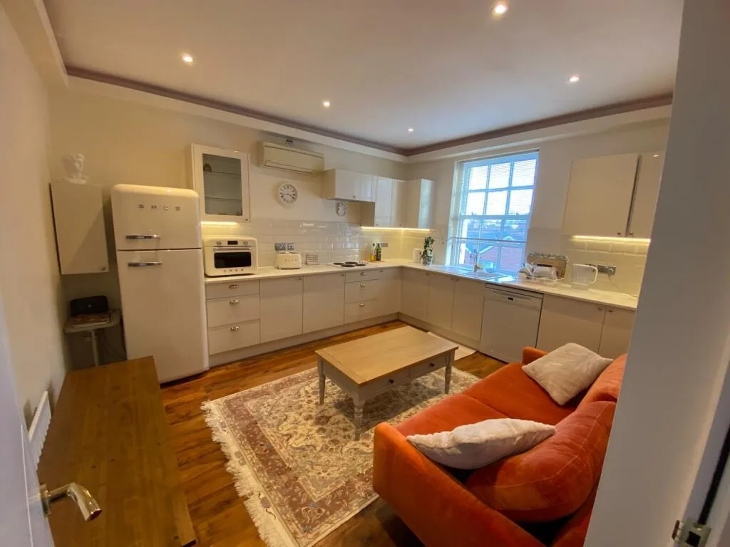 2 bedroom maisonette for rent