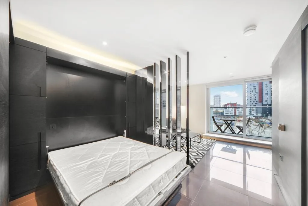 Studio flat for rent
