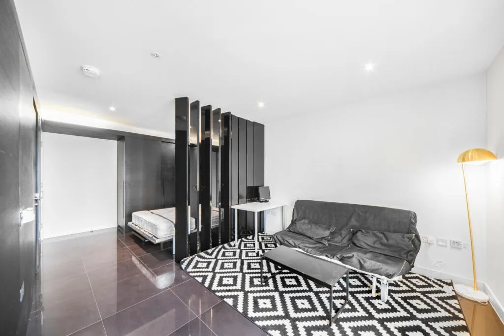 Studio flat for rent