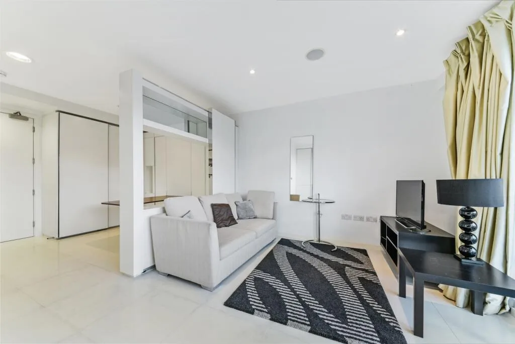 Studio flat for rent