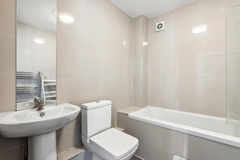 3 bedroom flat for rent