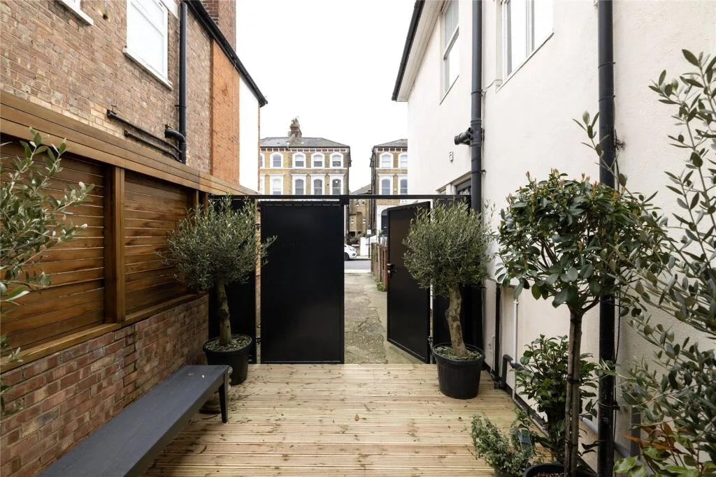 1 bedroom house for rent