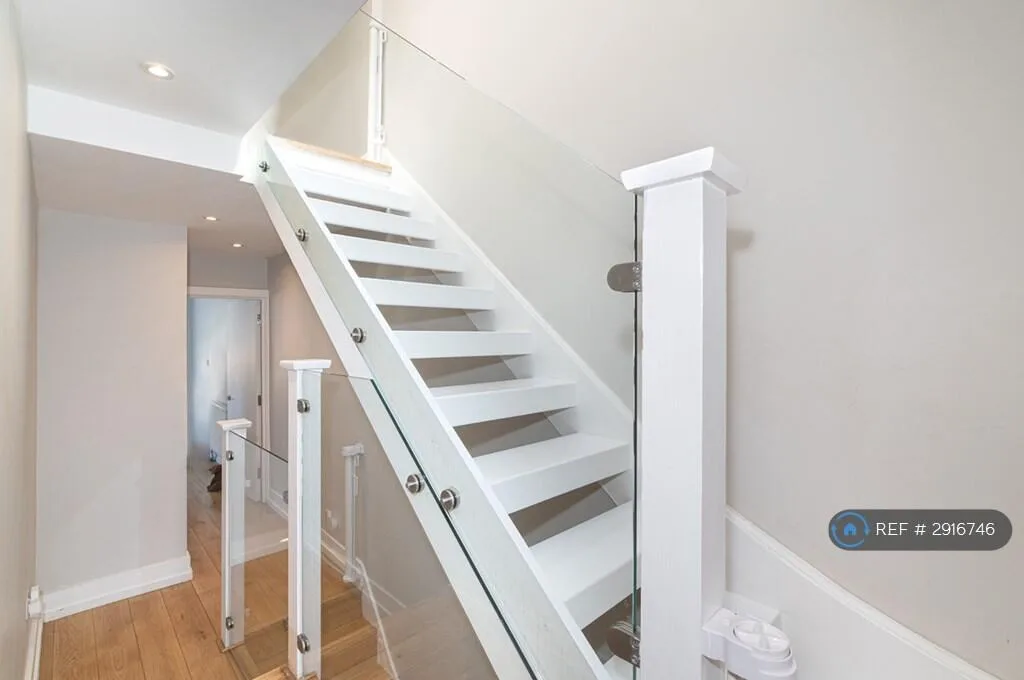 3 bedroom maisonette for rent