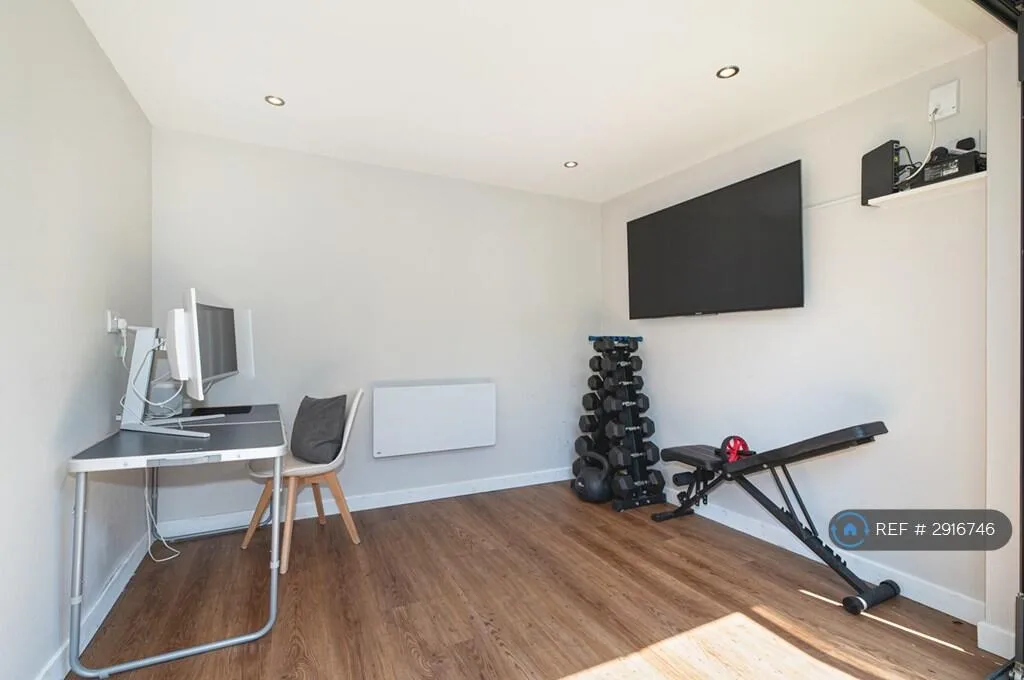 3 bedroom maisonette for rent