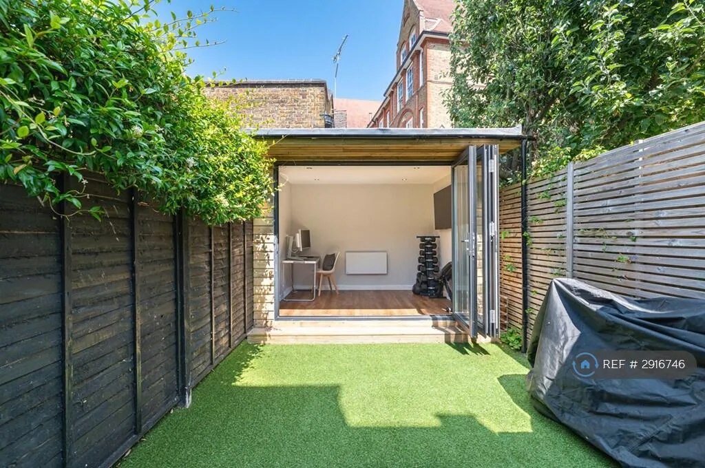 3 bedroom maisonette for rent