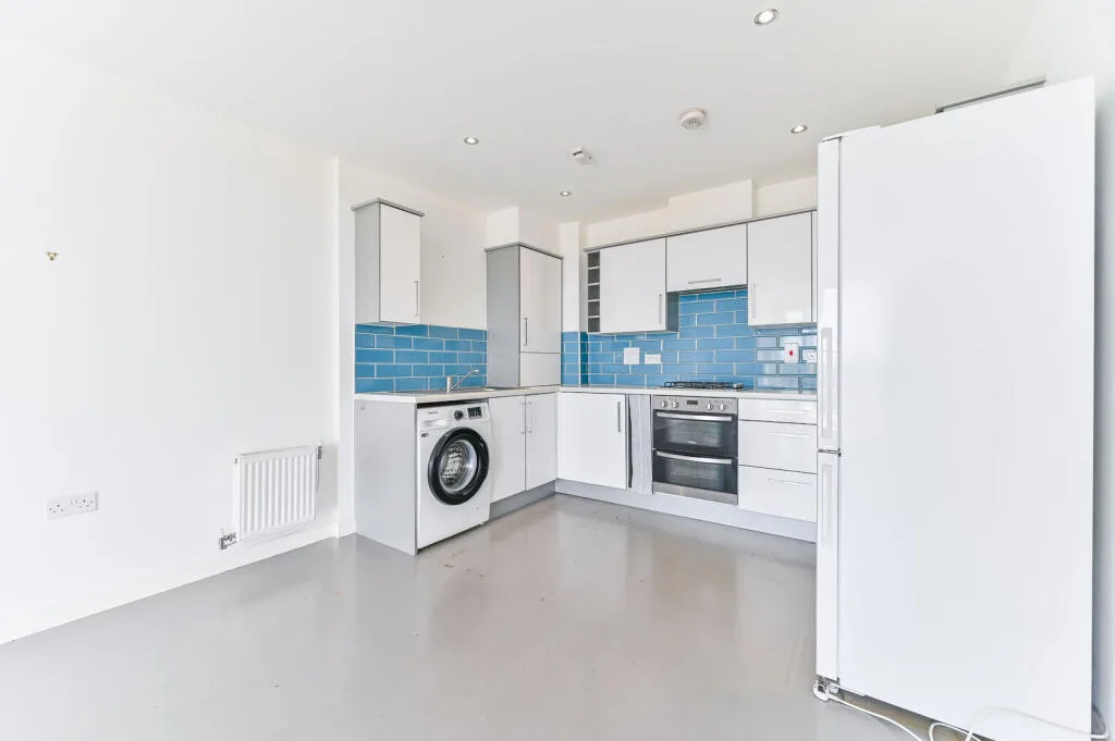 2 bedroom maisonette for rent