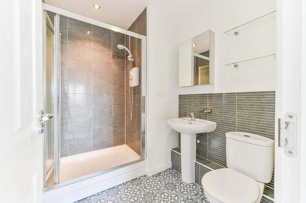 2 bedroom maisonette for rent