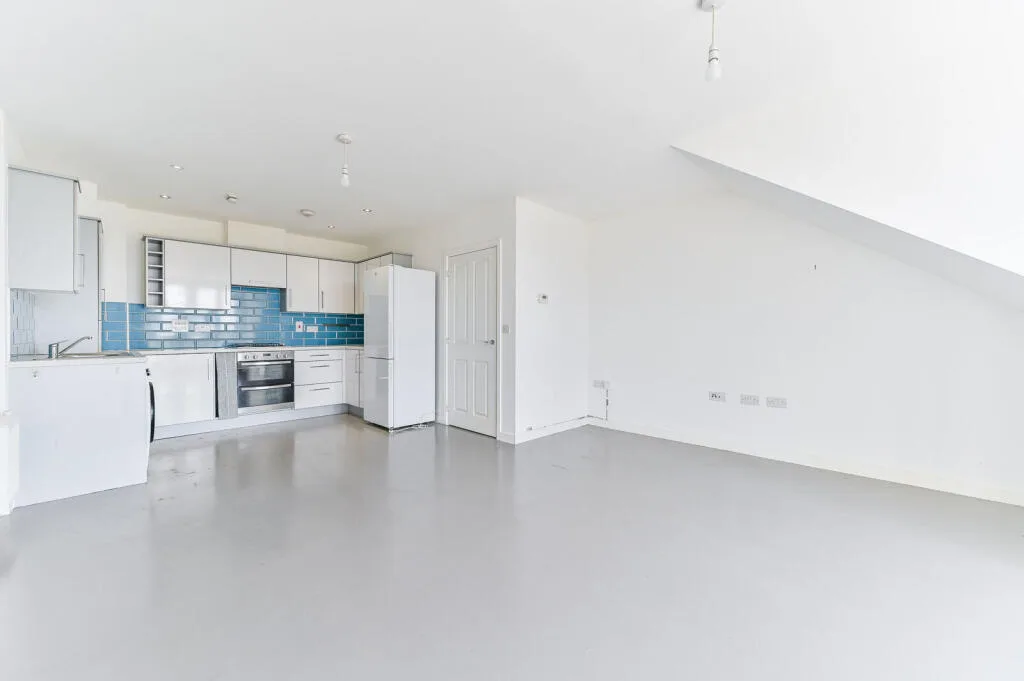 2 bedroom maisonette for rent