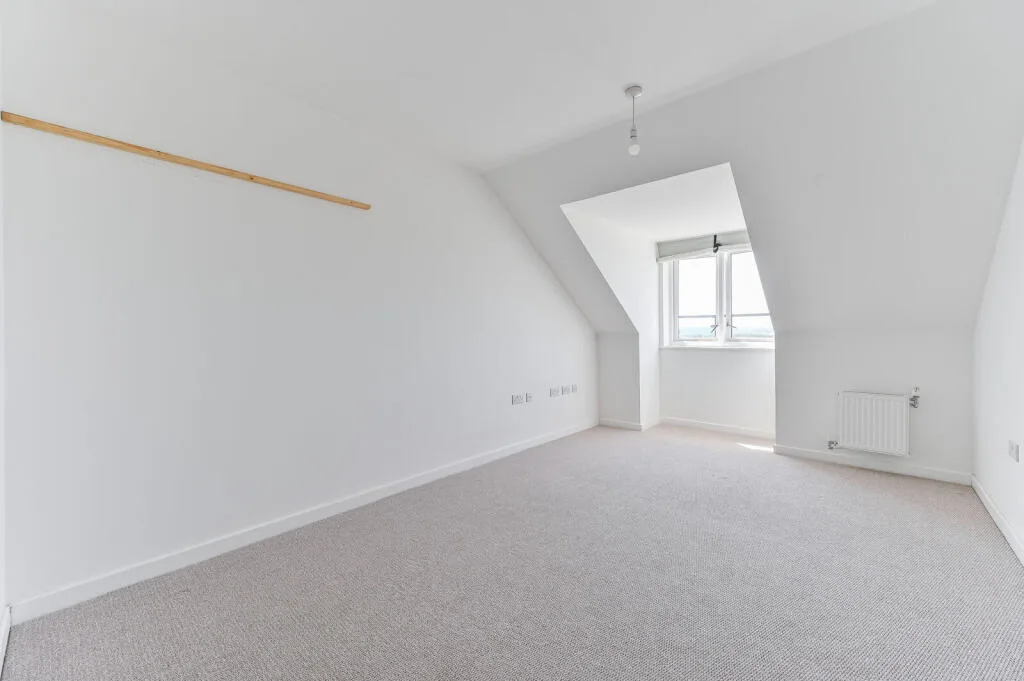 2 bedroom maisonette for rent