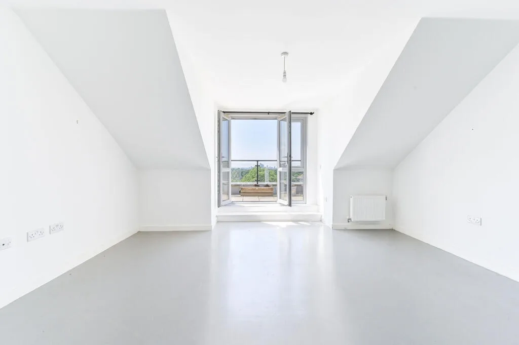 2 bedroom maisonette for rent