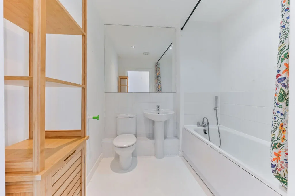 2 bedroom maisonette for rent