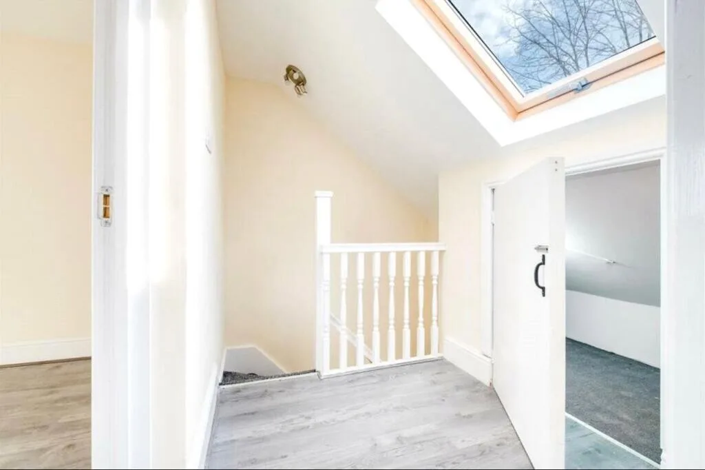 5 bedroom end of terrace house for rent