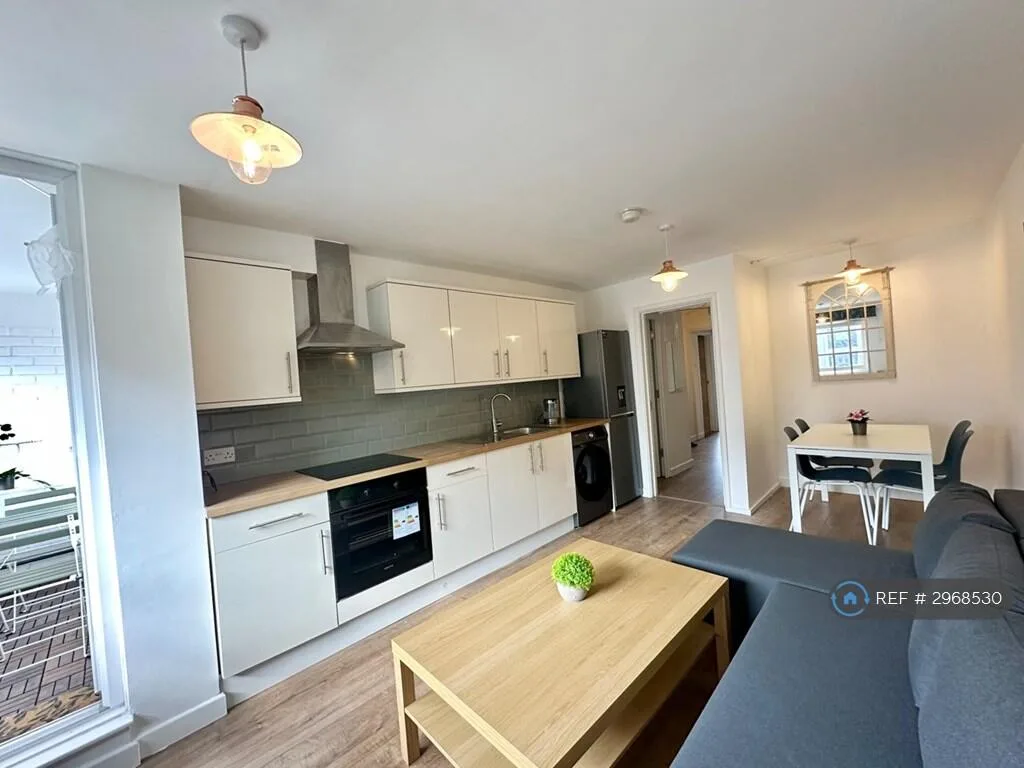 3 bedroom flat for rent