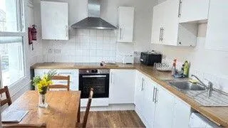 3 bedroom maisonette for rent