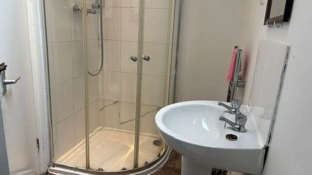 3 bedroom maisonette for rent