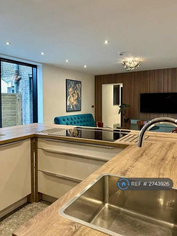 3 bedroom flat for rent