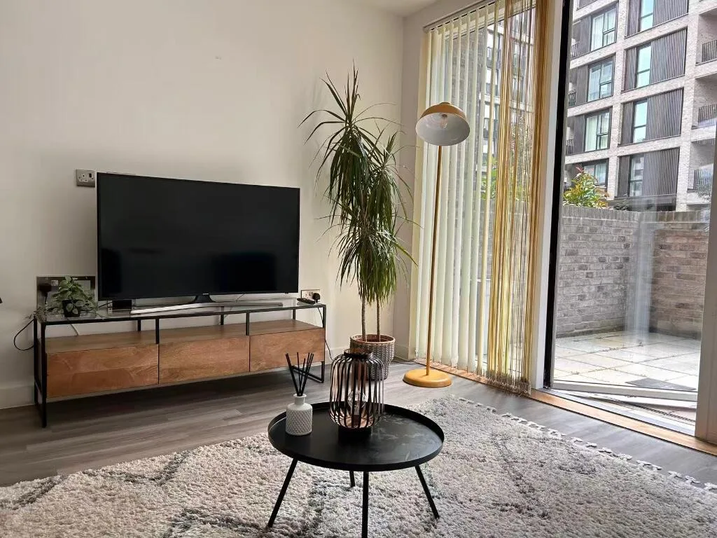 3 bedroom flat for rent