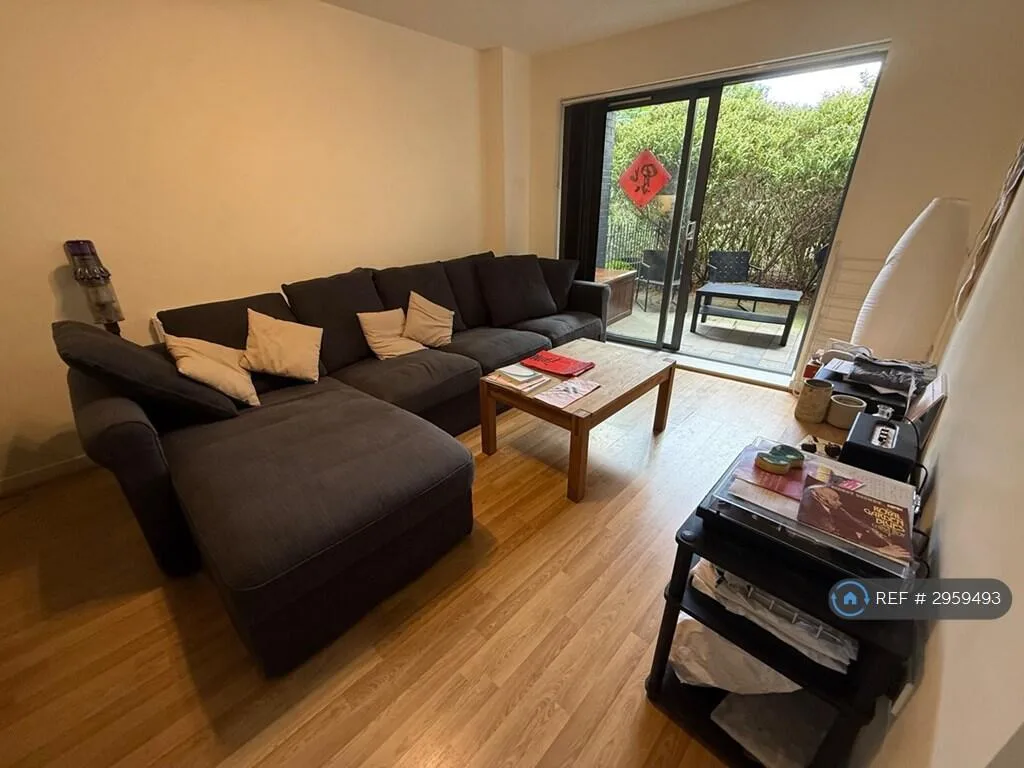 3 bedroom flat for rent