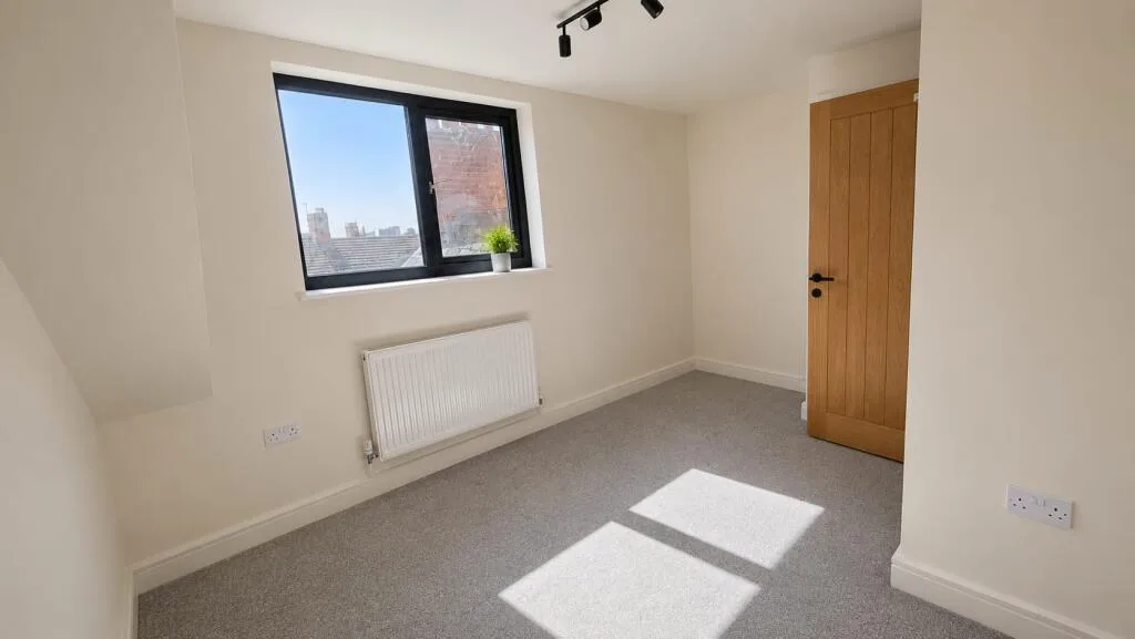 6 bedroom terraced house for rent