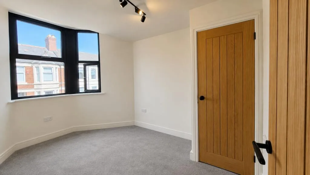 6 bedroom terraced house for rent