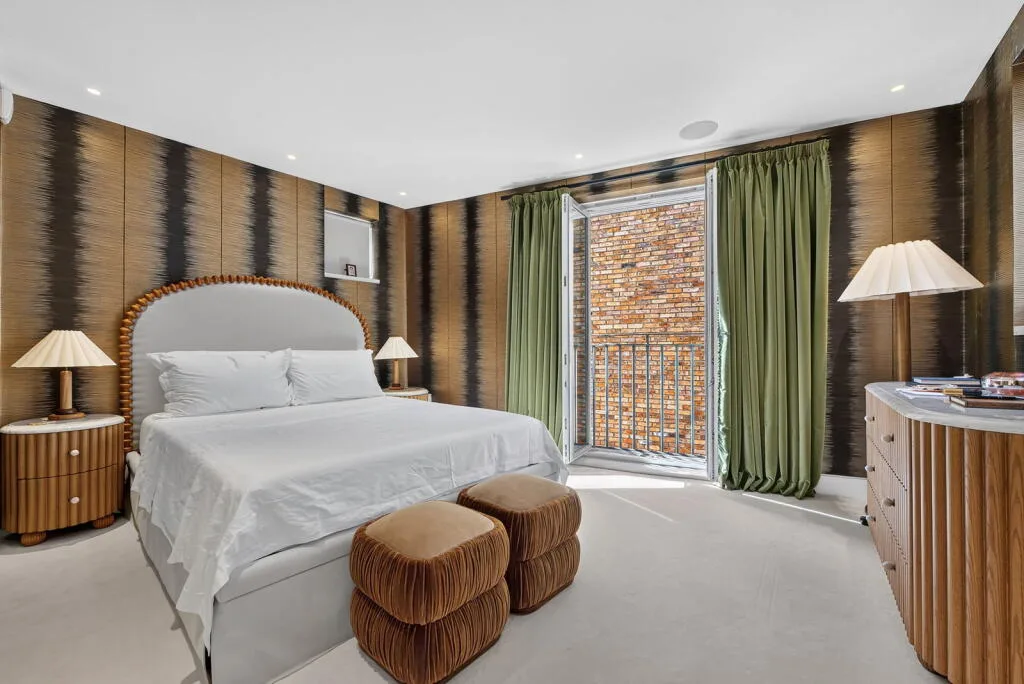 1 bedroom mews property for rent