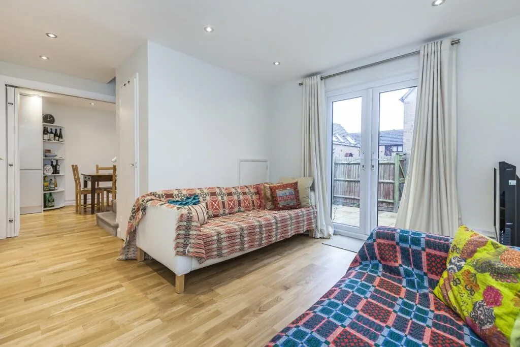 2 bedroom house for rent