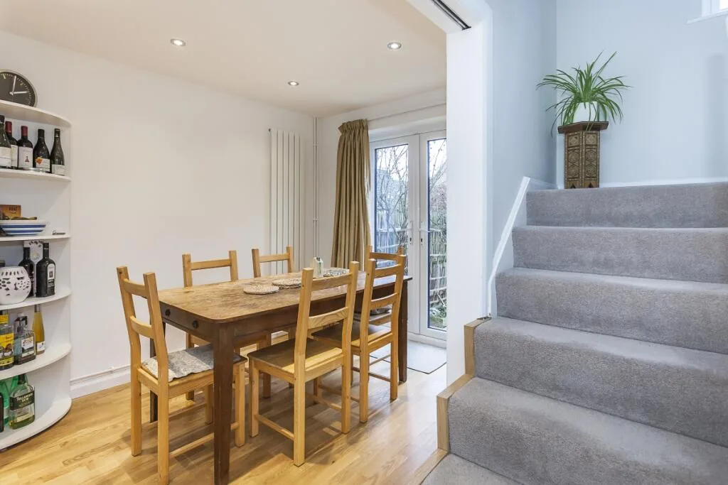 2 bedroom house for rent