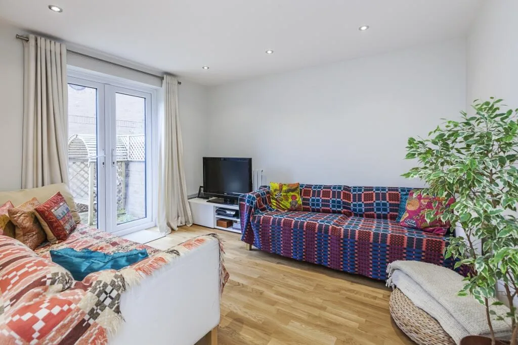 2 bedroom house for rent