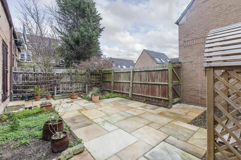 2 bedroom house for rent