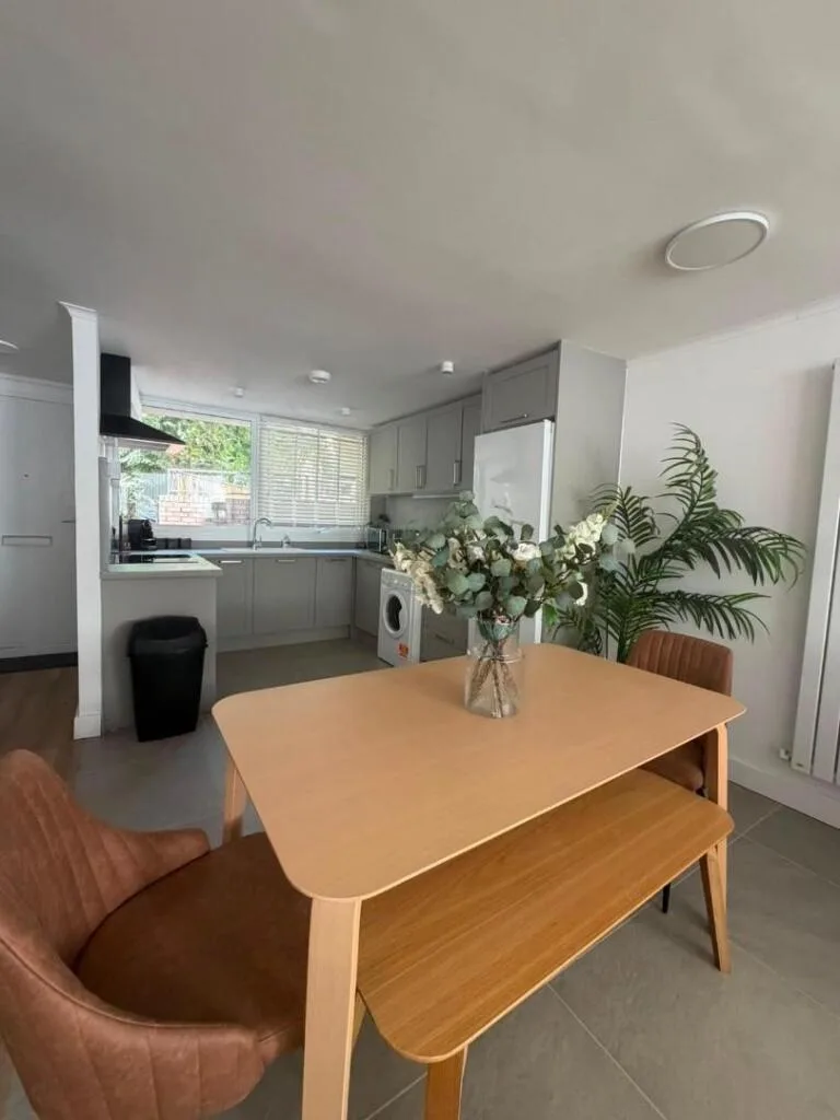3 bedroom flat for rent