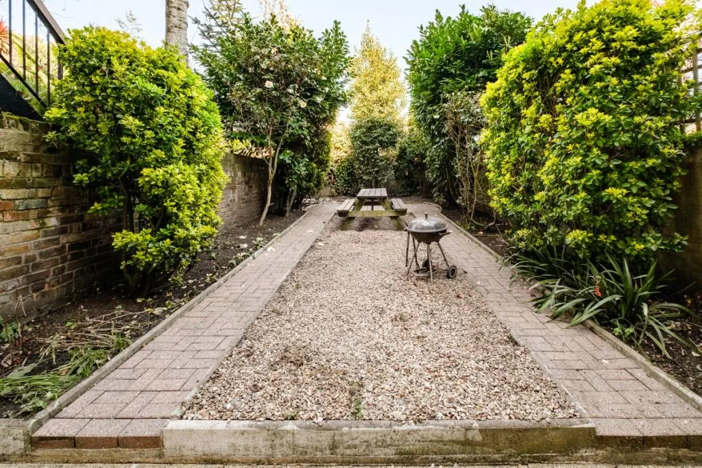2 bedroom duplex for rent