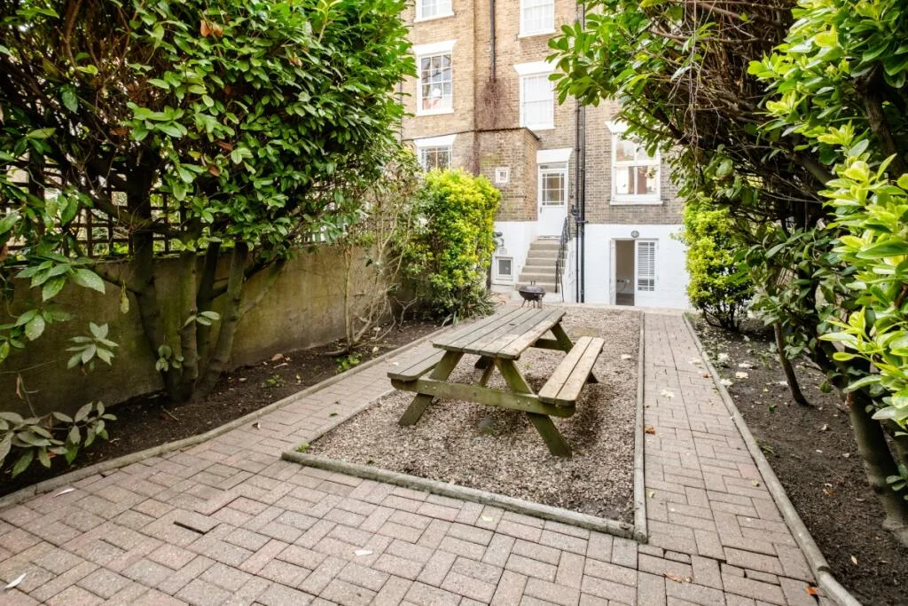 2 bedroom duplex for rent