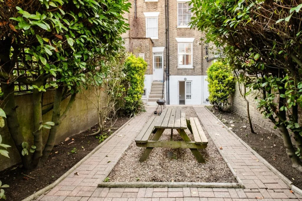 2 bedroom duplex for rent