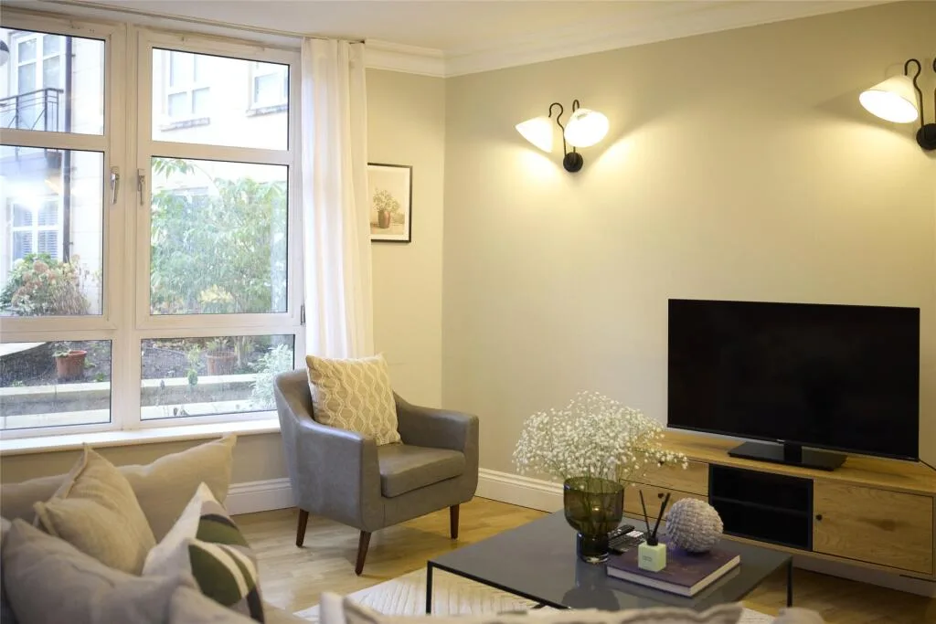 3 bedroom flat for rent