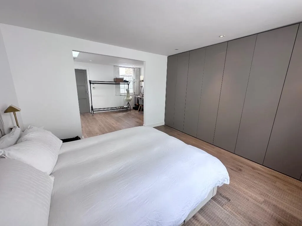 1 bedroom mews property for rent